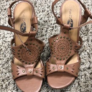 Rue21 strappy brown wedges